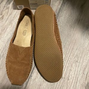 Toms suede